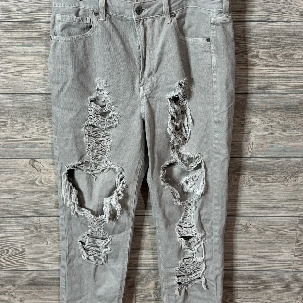 America Eagle Distressed Mom Jean Size 14 Gray Color Gently Used Condition - Picture 9 of 9